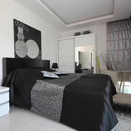 Nl, Seven Stars 2 B/r Luxury *