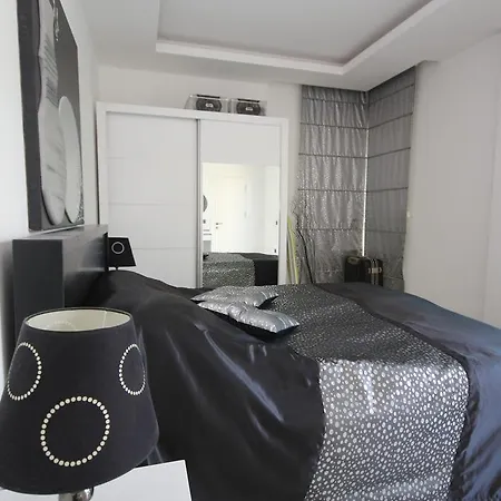 Nl, Seven Stars 2 B/r Luxury Apartmán